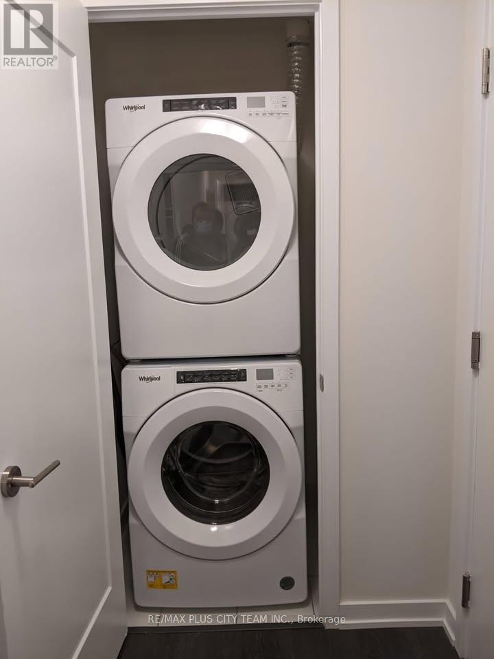 1402 - 28 Freeland Street, Toronto, ON - Indoor Photo Showing Laundry Room