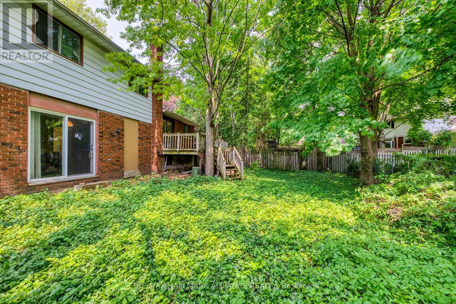 455 Canterbury Crescent, Oakville (Fd Ford), ON - Outdoor