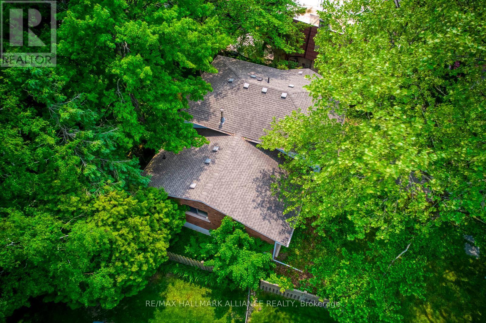 455 Canterbury Crescent, Oakville (Fd Ford), ON - Outdoor