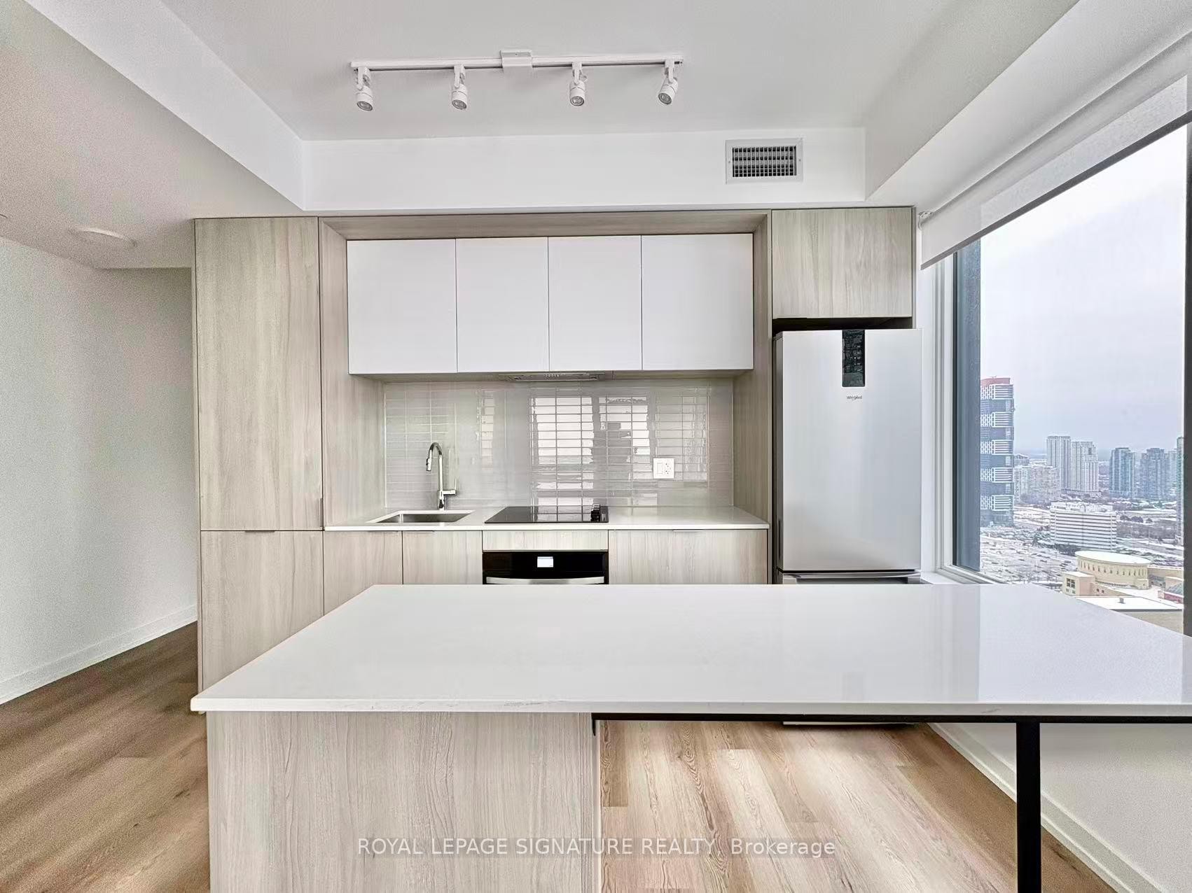 3508-395 Square One Drive, Mississauga, ON - Indoor Photo Showing Kitchen