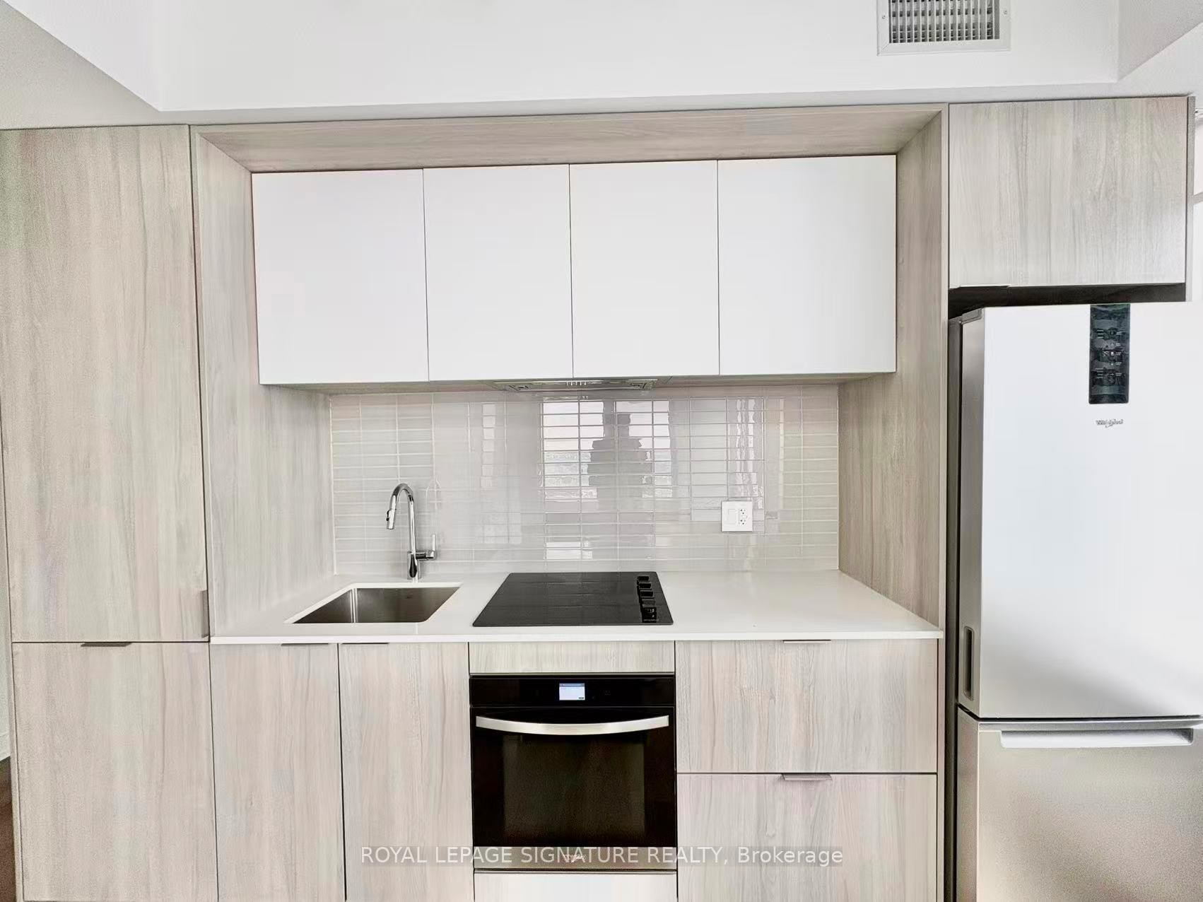 3508-395 Square One Drive, Mississauga, ON - Indoor Photo Showing Kitchen