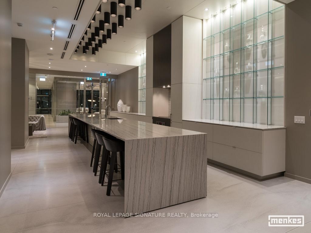 6109-100 Harbour Street, Toronto, ON - Indoor Photo Showing Other Room