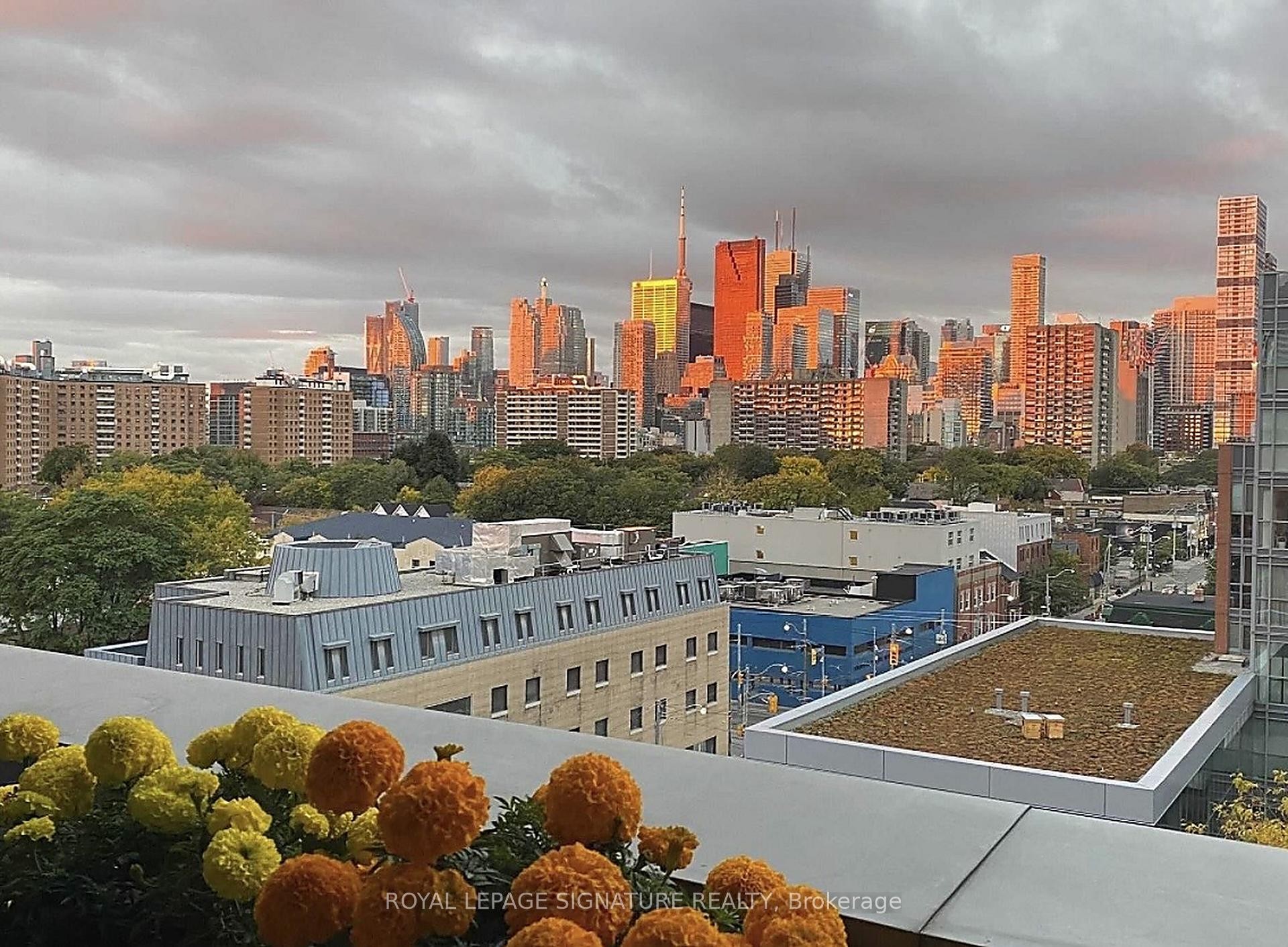 823-25 Cole Street, Toronto, ON - Outdoor