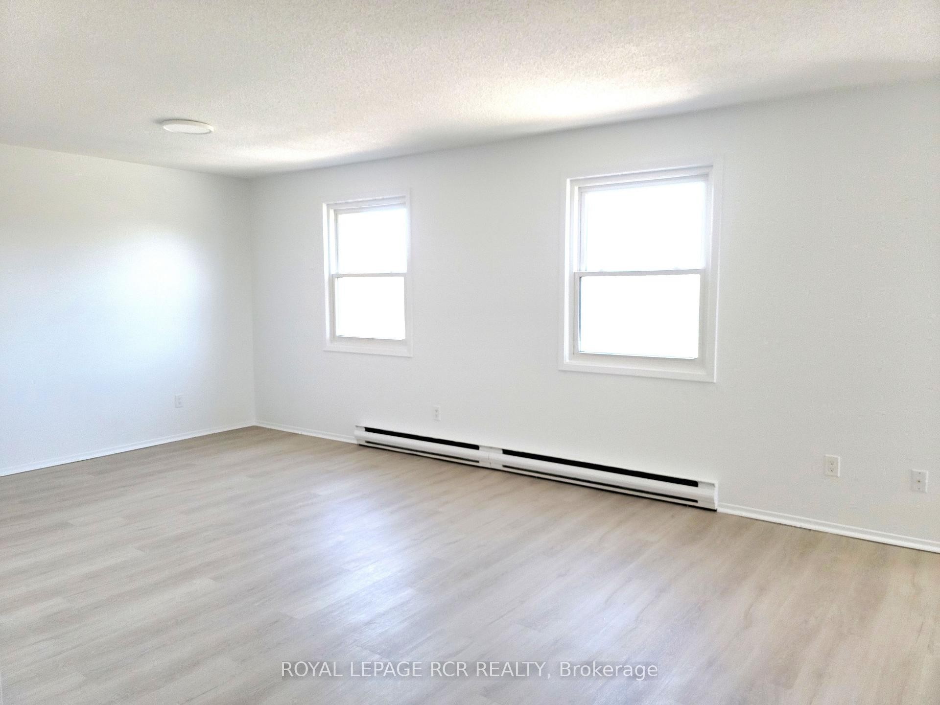 218-2 Orchard Heights Boulevard, Aurora, ON - Indoor Photo Showing Other Room