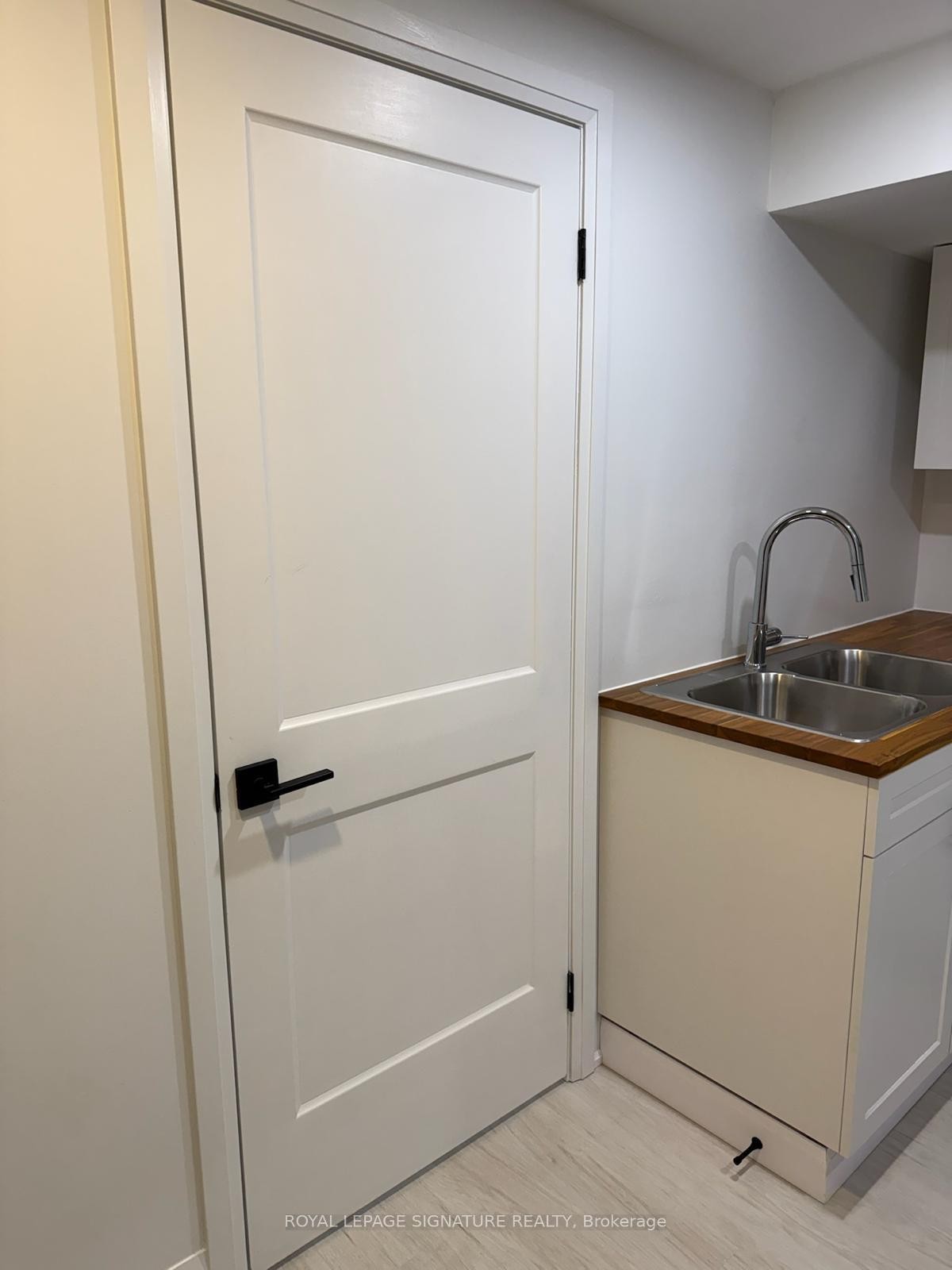 Lower-357 Rossland Road S, Oshawa, ON - Indoor