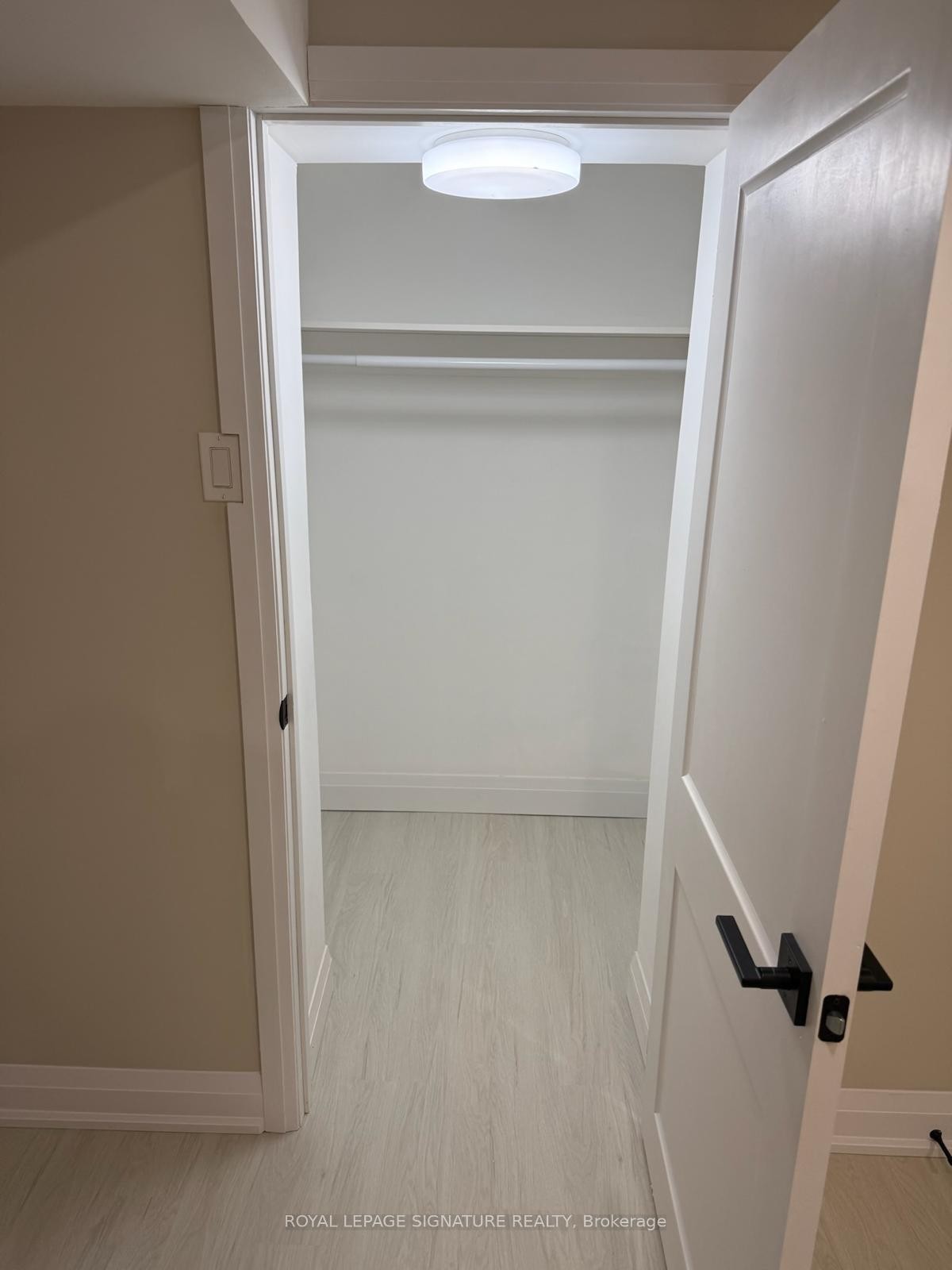 Lower-357 Rossland Road S, Oshawa, ON - Indoor Photo Showing Other Room