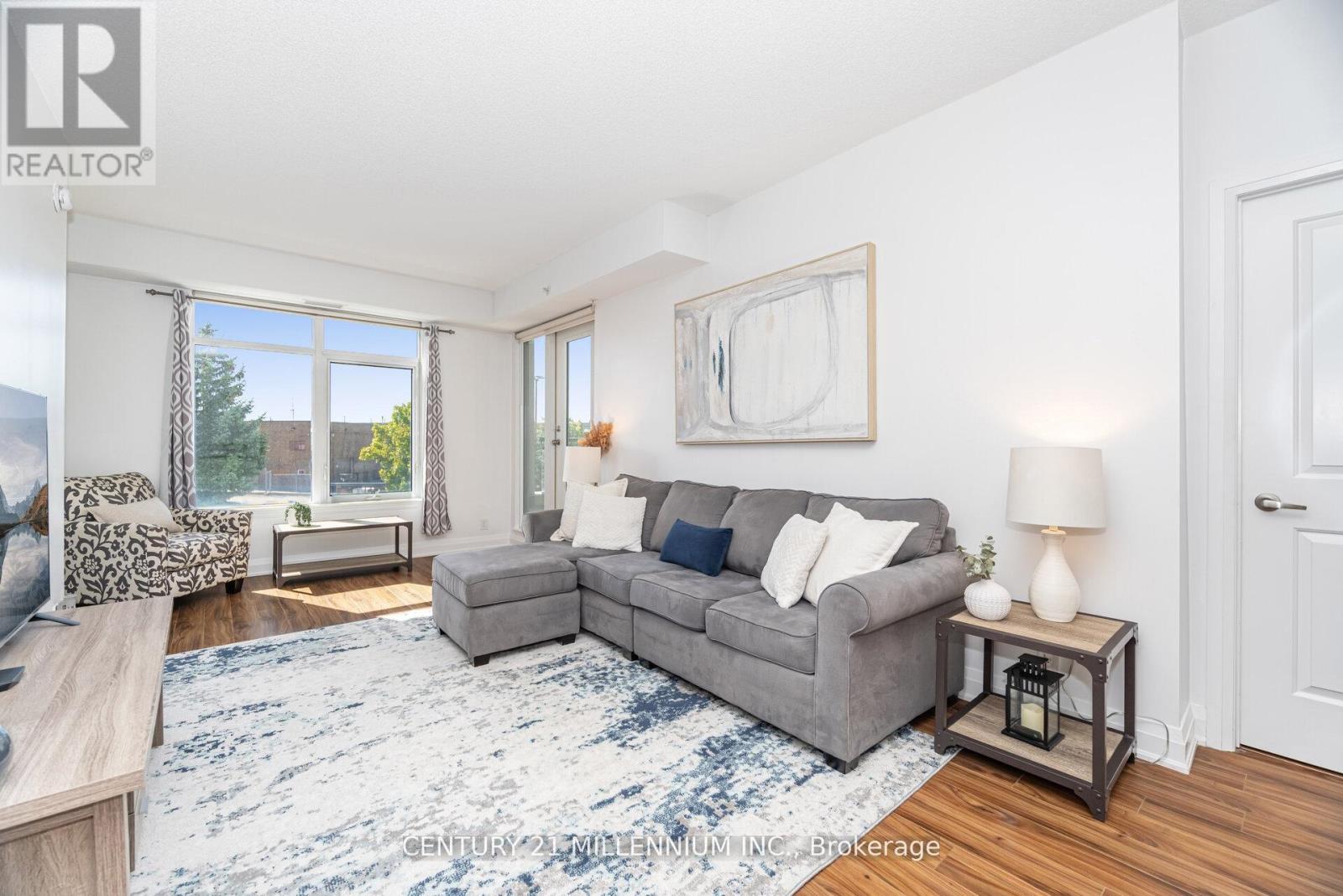 217 - 24 Woodstream Boulevard, Vaughan, ON - Indoor Photo Showing Living Room