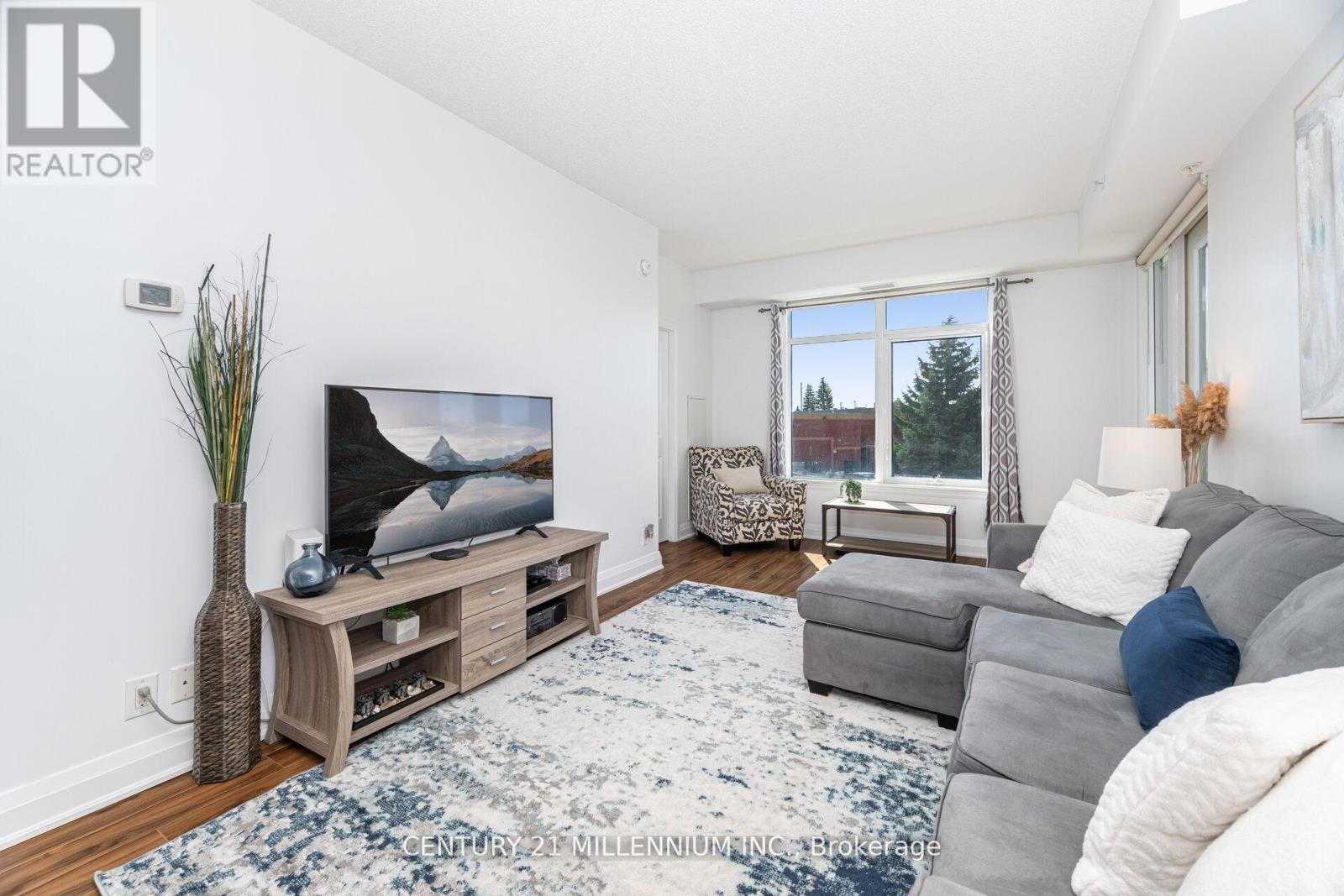 217 - 24 Woodstream Boulevard, Vaughan, ON - Indoor Photo Showing Living Room
