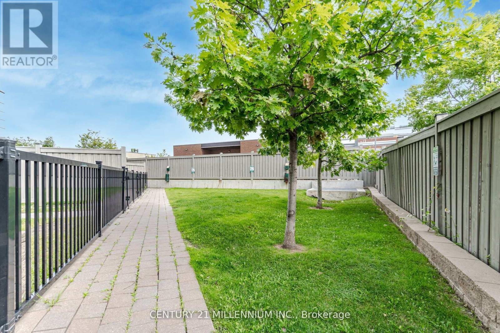 217 - 24 Woodstream Boulevard, Vaughan, ON - Outdoor