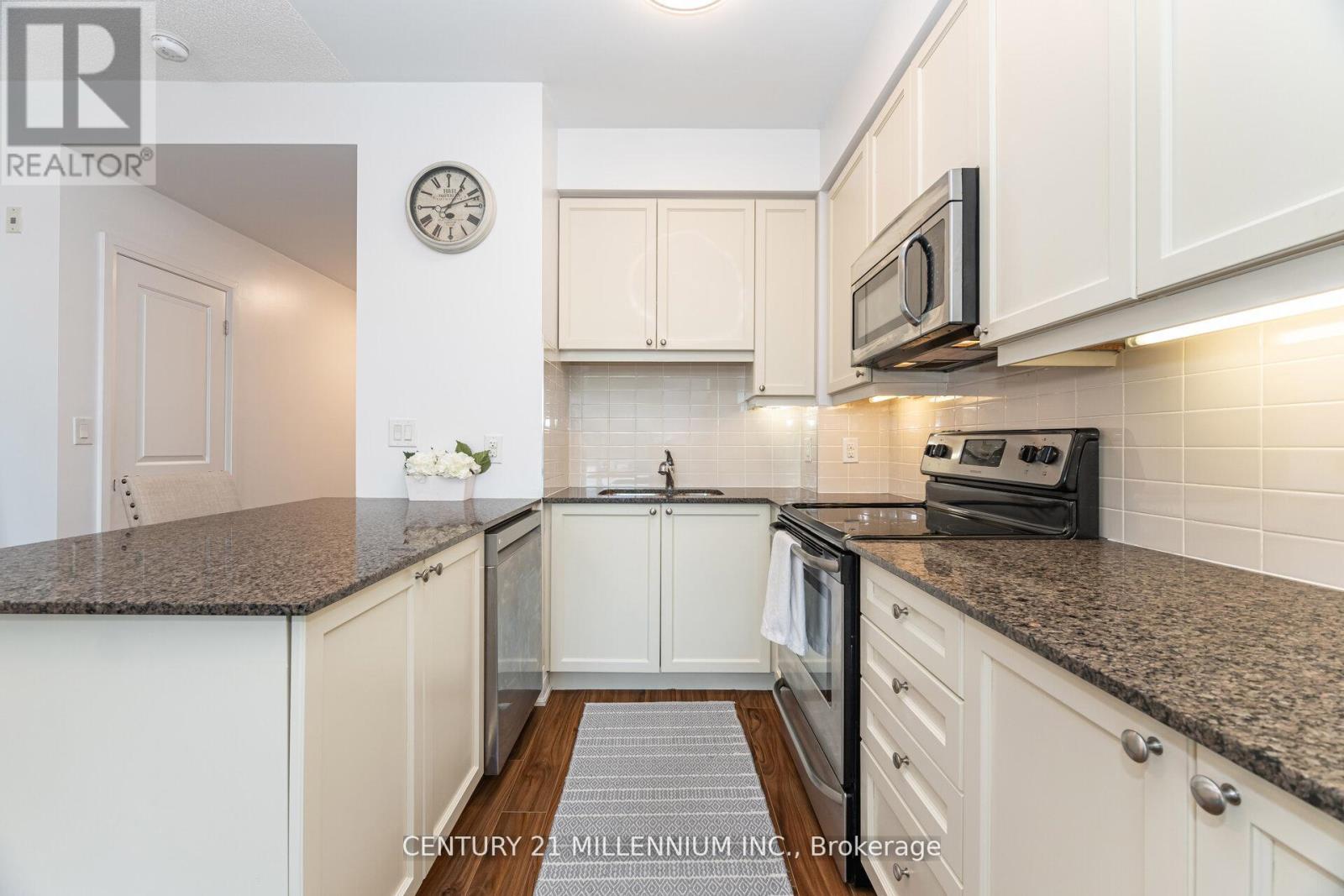 217 - 24 Woodstream Boulevard, Vaughan, ON - Indoor Photo Showing Kitchen With Upgraded Kitchen