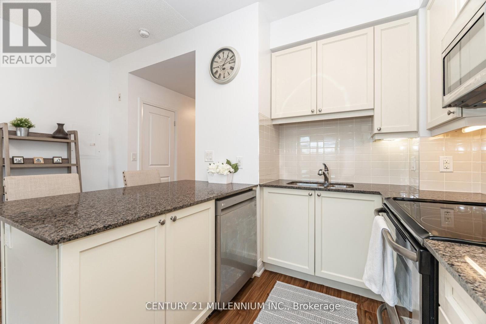 217 - 24 Woodstream Boulevard, Vaughan, ON - Indoor Photo Showing Kitchen With Double Sink With Upgraded Kitchen
