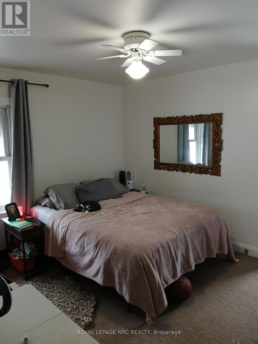 246 Highland Avenue, Fort Erie (Central), ON - Indoor Photo Showing Bedroom