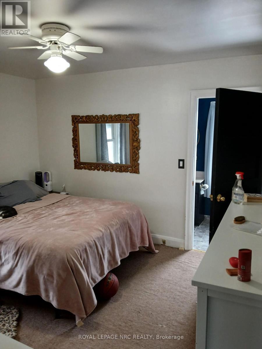 246 Highland Avenue, Fort Erie (Central), ON - Indoor Photo Showing Bedroom
