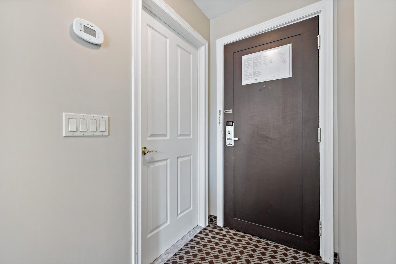 Hall d'entrée/Vestibule - 231-232-160 Ch. Du Curé-Deslauriers, Mont-Tremblant, QC - Indoor Photo Showing Other Room