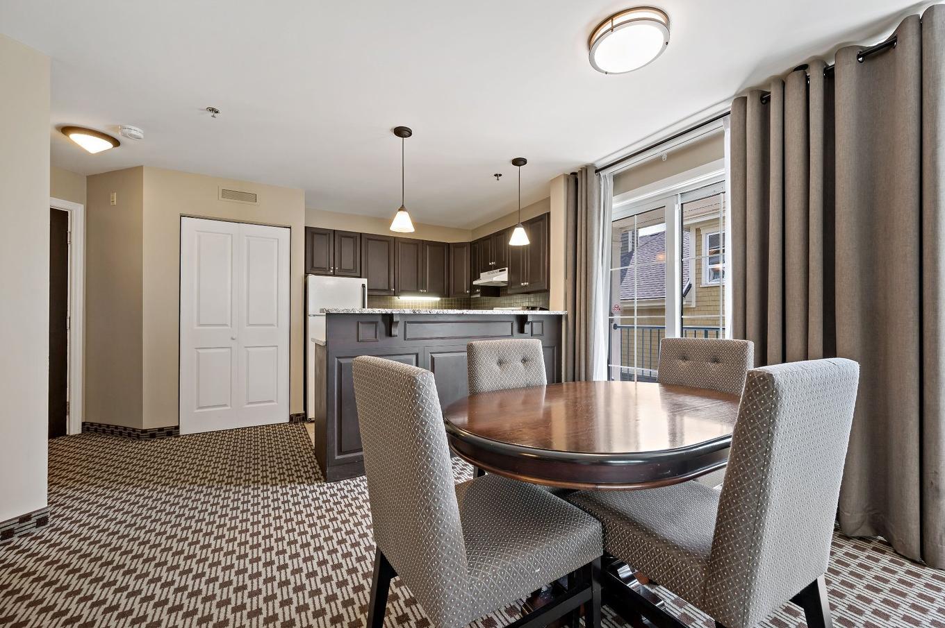 Salle à manger - 231-232-160 Ch. Du Curé-Deslauriers, Mont-Tremblant, QC - Indoor Photo Showing Dining Room