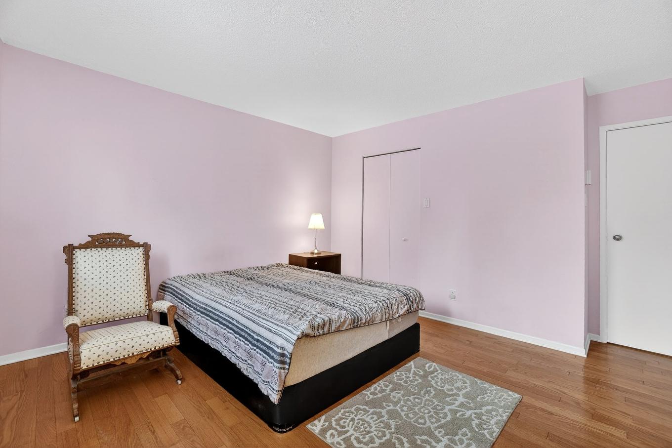 Primary bedroom - 1-14609 Rue Aumais, Montréal (Pierrefonds-Roxboro), QC - Indoor Photo Showing Bedroom