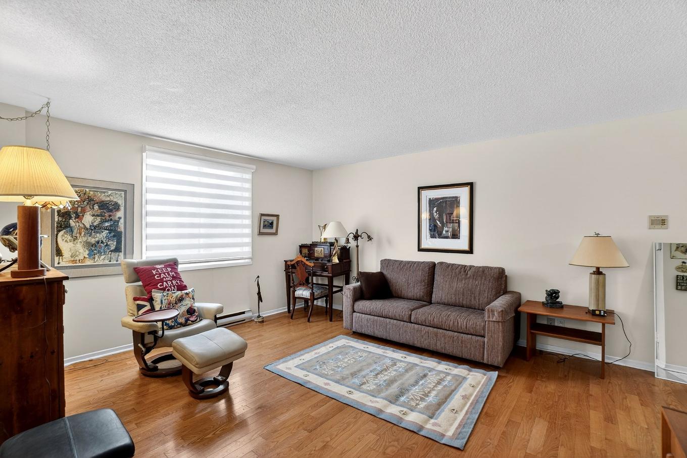 Living room - 1-14609 Rue Aumais, Montréal (Pierrefonds-Roxboro), QC - Indoor Photo Showing Living Room