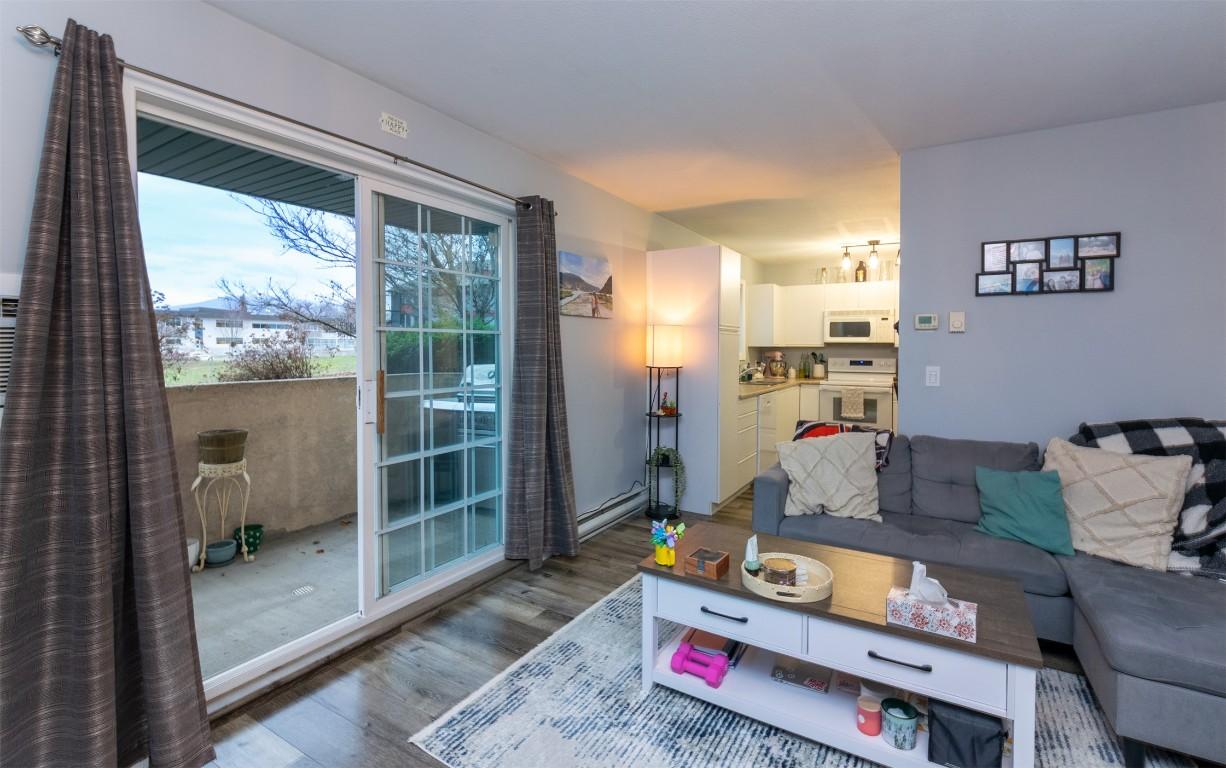 101-160 5 Avenue, Salmon Arm, BC - With Exterior