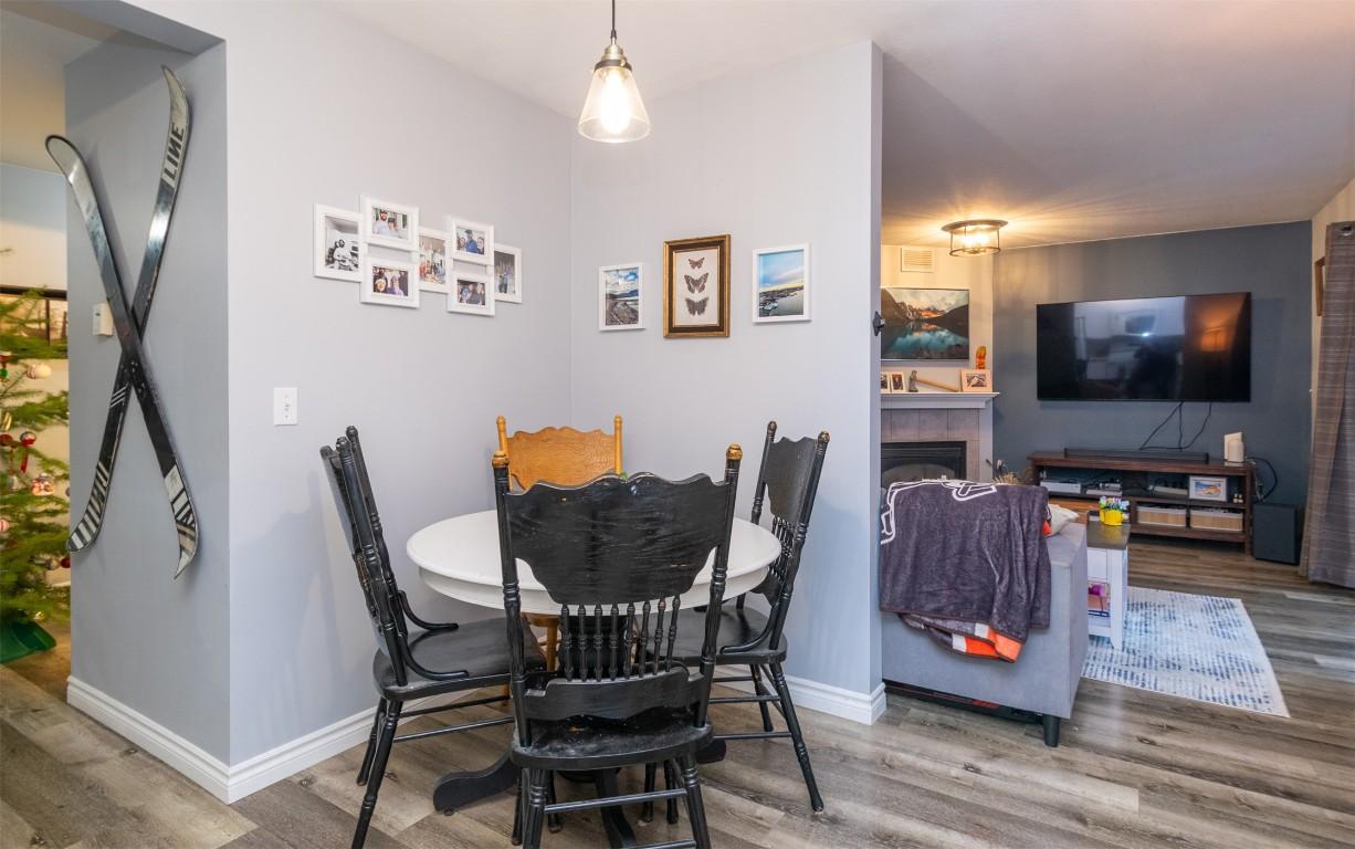 101-160 5 Avenue, Salmon Arm, BC - Indoor Photo Showing Dining Room