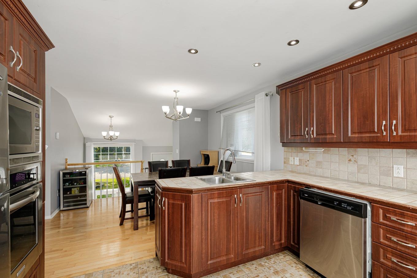 Overall view - 3429 Rue De Toscane, Terrebonne (Terrebonne), QC - Indoor Photo Showing Kitchen With Double Sink