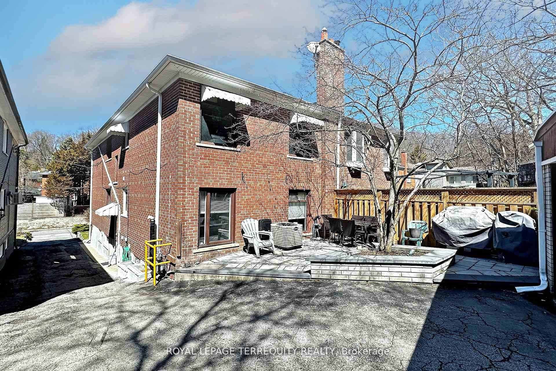 Main-29 Love Crescent, Toronto, ON