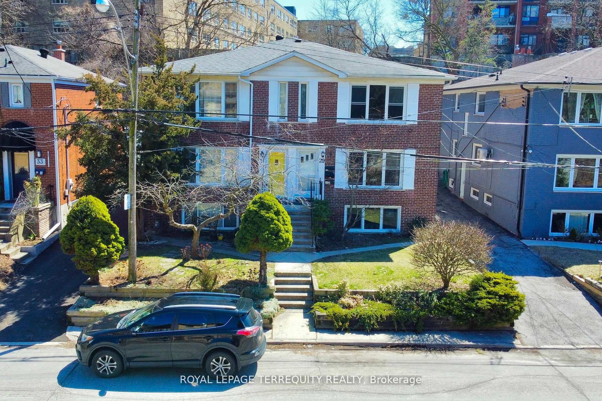 Main-29 Love Crescent, Toronto, ON