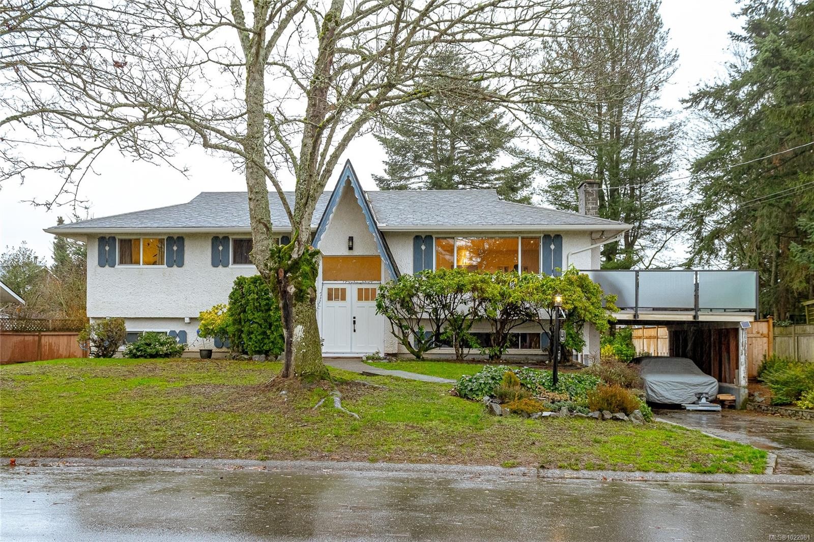 7227 Seabrook Rd, Central Saanich, BC