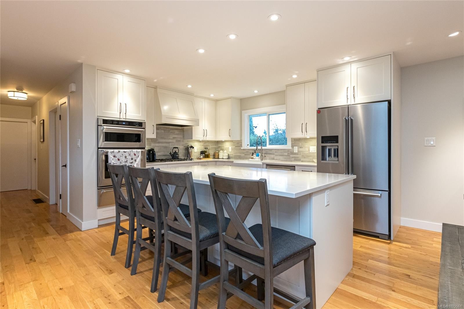 7227 Seabrook Rd, Central Saanich, BC