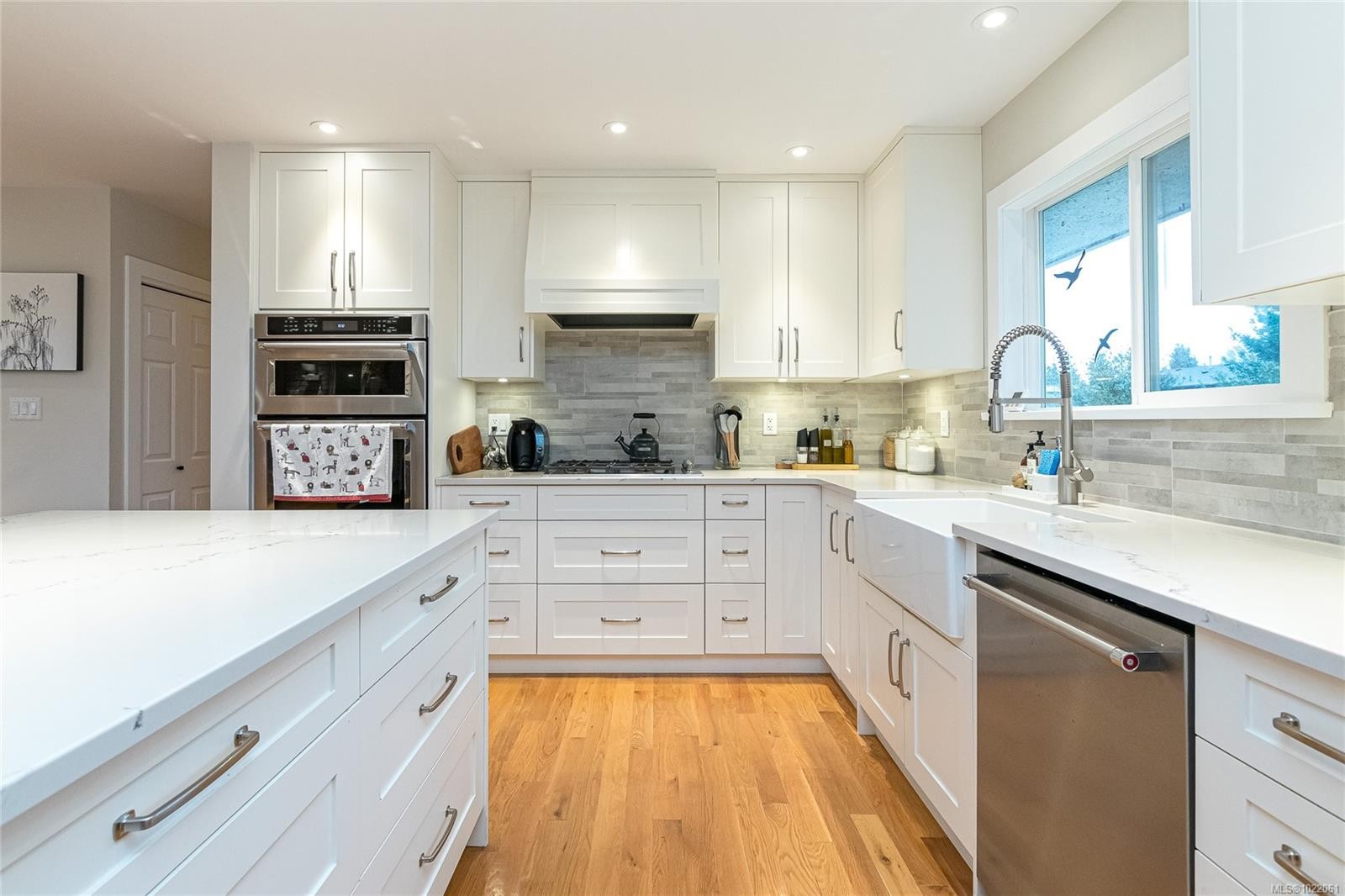 7227 Seabrook Rd, Central Saanich, BC