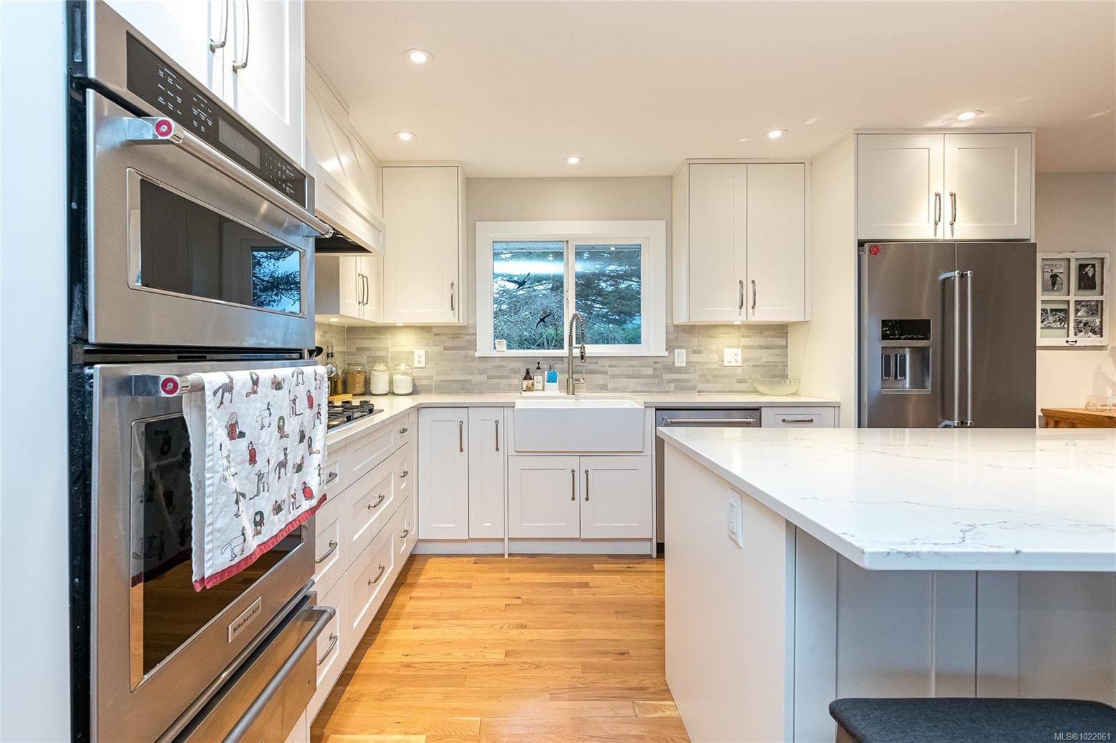 7227 Seabrook Rd, Central Saanich, BC