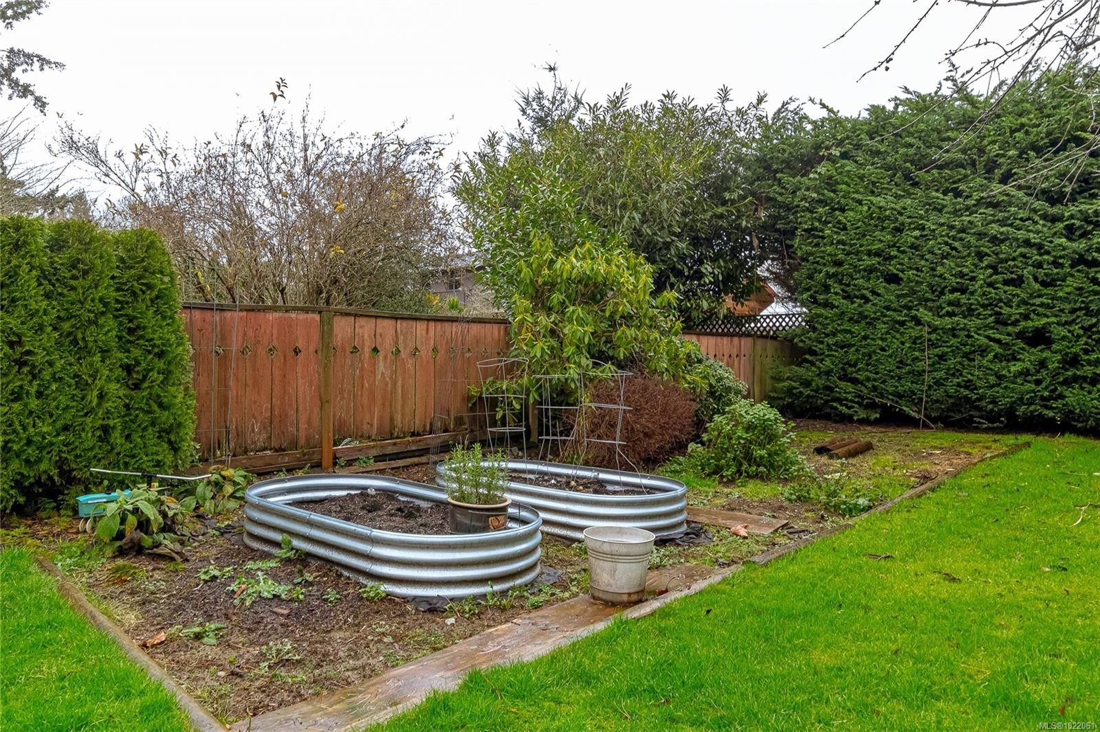 7227 Seabrook Rd, Central Saanich, BC