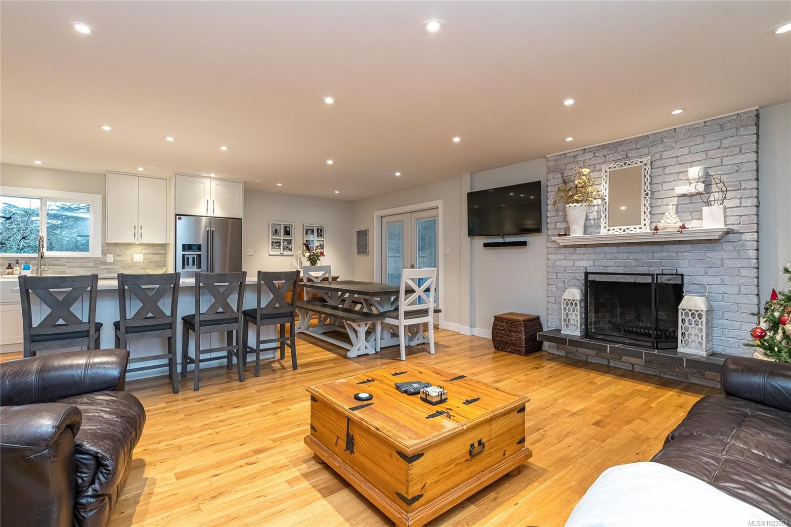 7227 Seabrook Rd, Central Saanich, BC