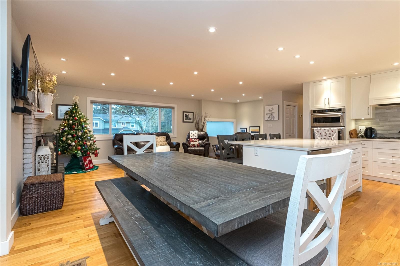 7227 Seabrook Rd, Central Saanich, BC