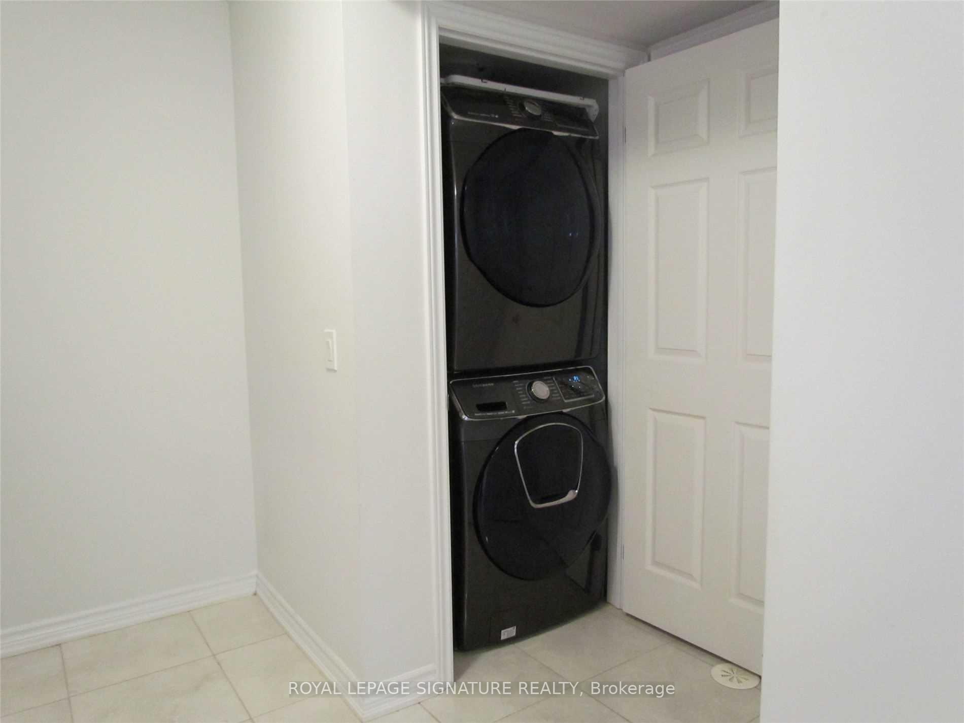 434 Athabasca Common, Oakville, ON - Indoor Photo Showing Laundry Room