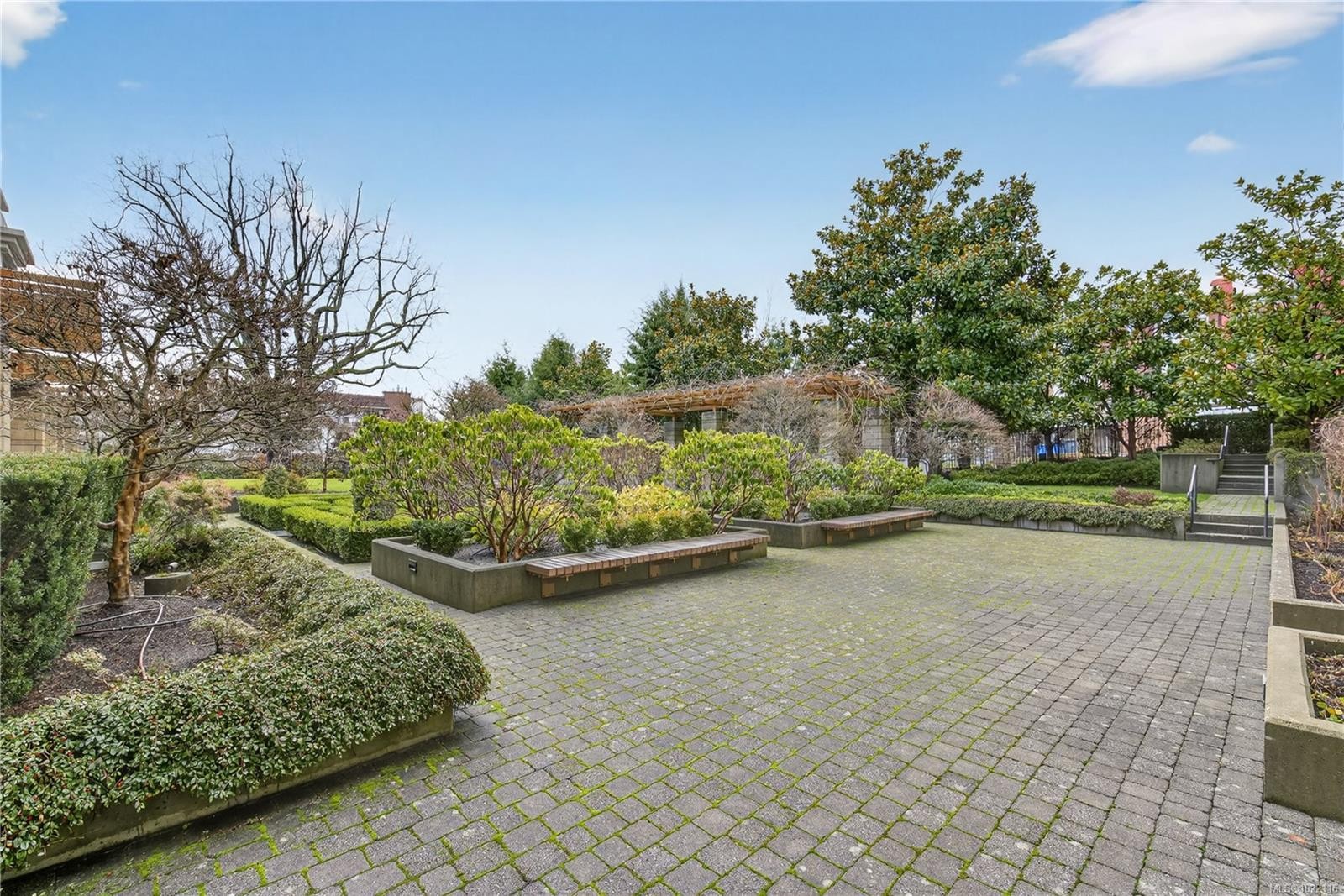 415-999 Burdett Ave, Victoria, BC - Outdoor