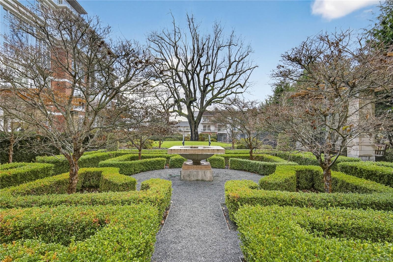 415-999 Burdett Ave, Victoria, BC - Outdoor