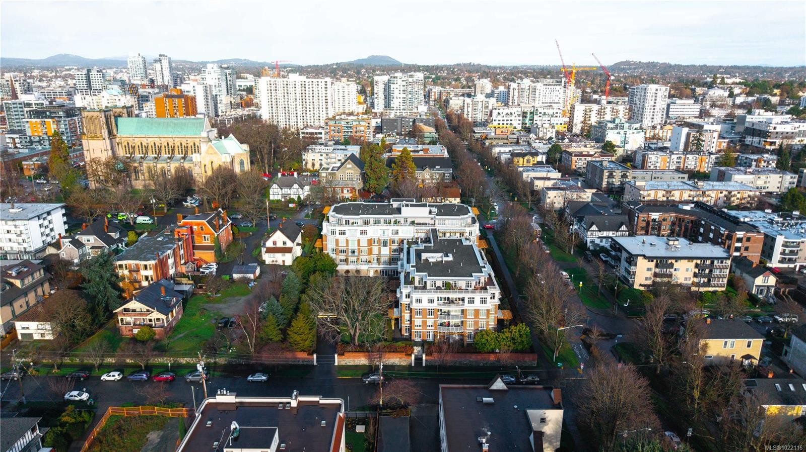 415-999 Burdett Ave, Victoria, BC - Outdoor With View