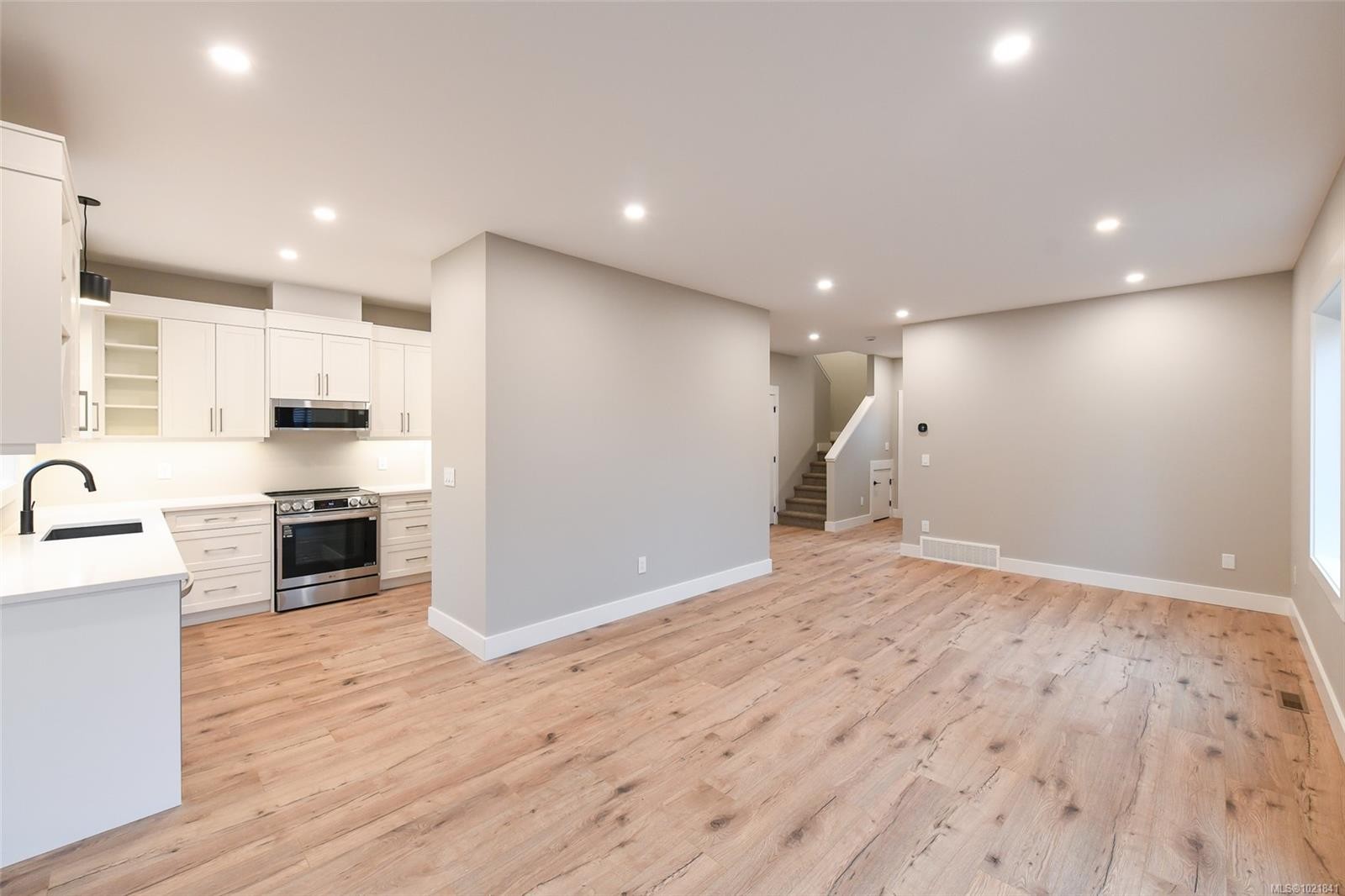 B-2317 Mcdonald Rd, Comox, BC - Indoor