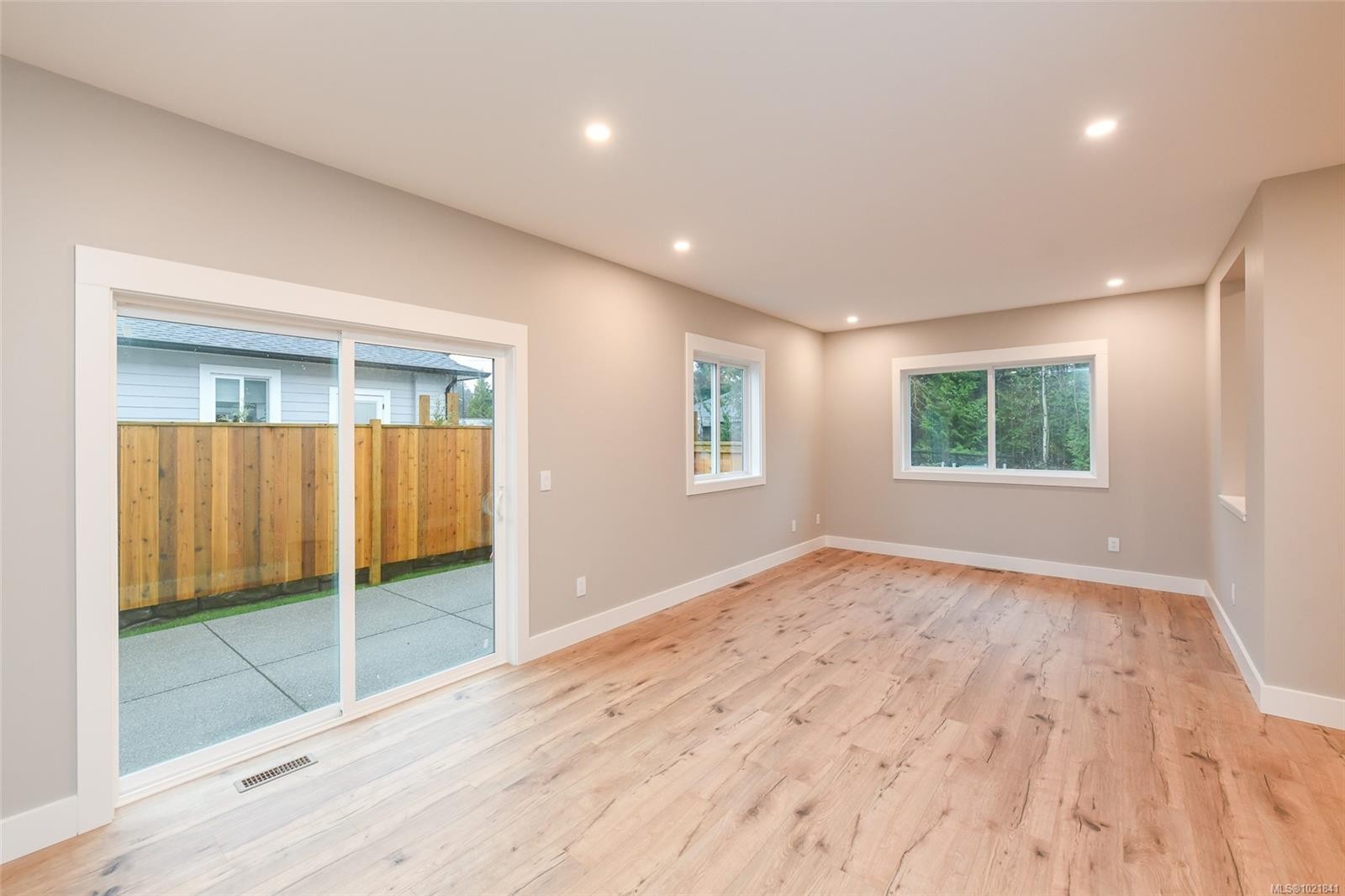 B-2317 Mcdonald Rd, Comox, BC - Indoor Photo Showing Other Room