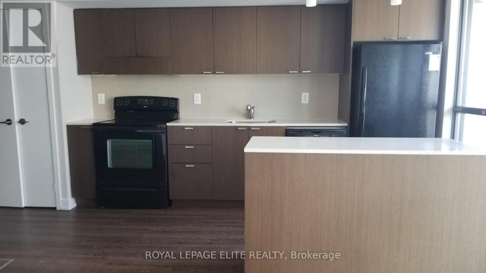 110 Charles Street E, Toronto, ON - Indoor Photo Showing Kitchen