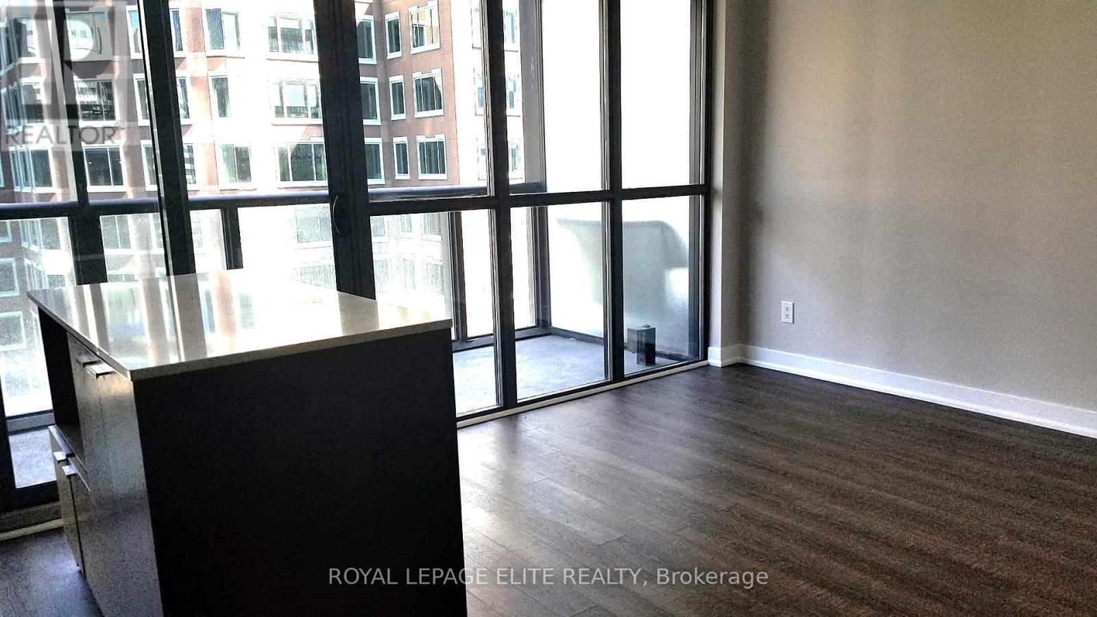 110 Charles Street E, Toronto, ON - Indoor Photo Showing Other Room