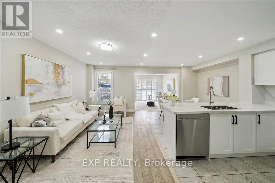 14 Gateway Court, Whitby, ON - Indoor