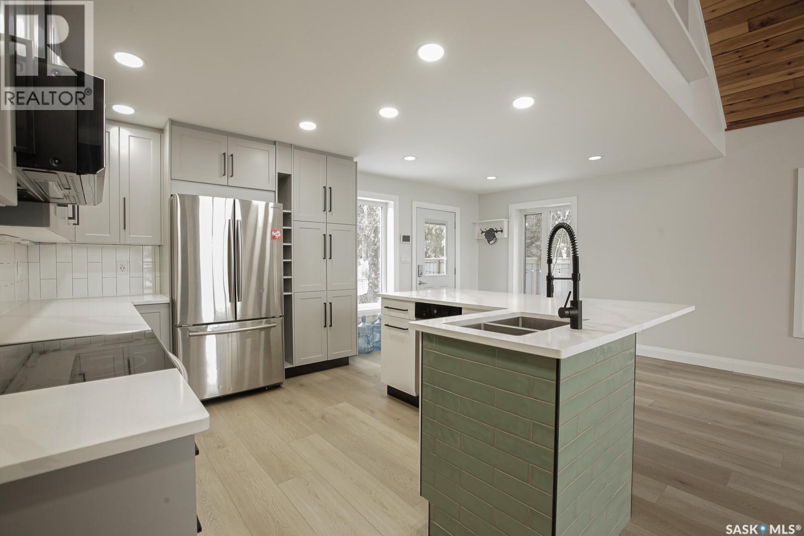 2 Lakeview Lane, Katepwa Beach, SK - Indoor Photo Showing Kitchen With Double Sink With Upgraded Kitchen