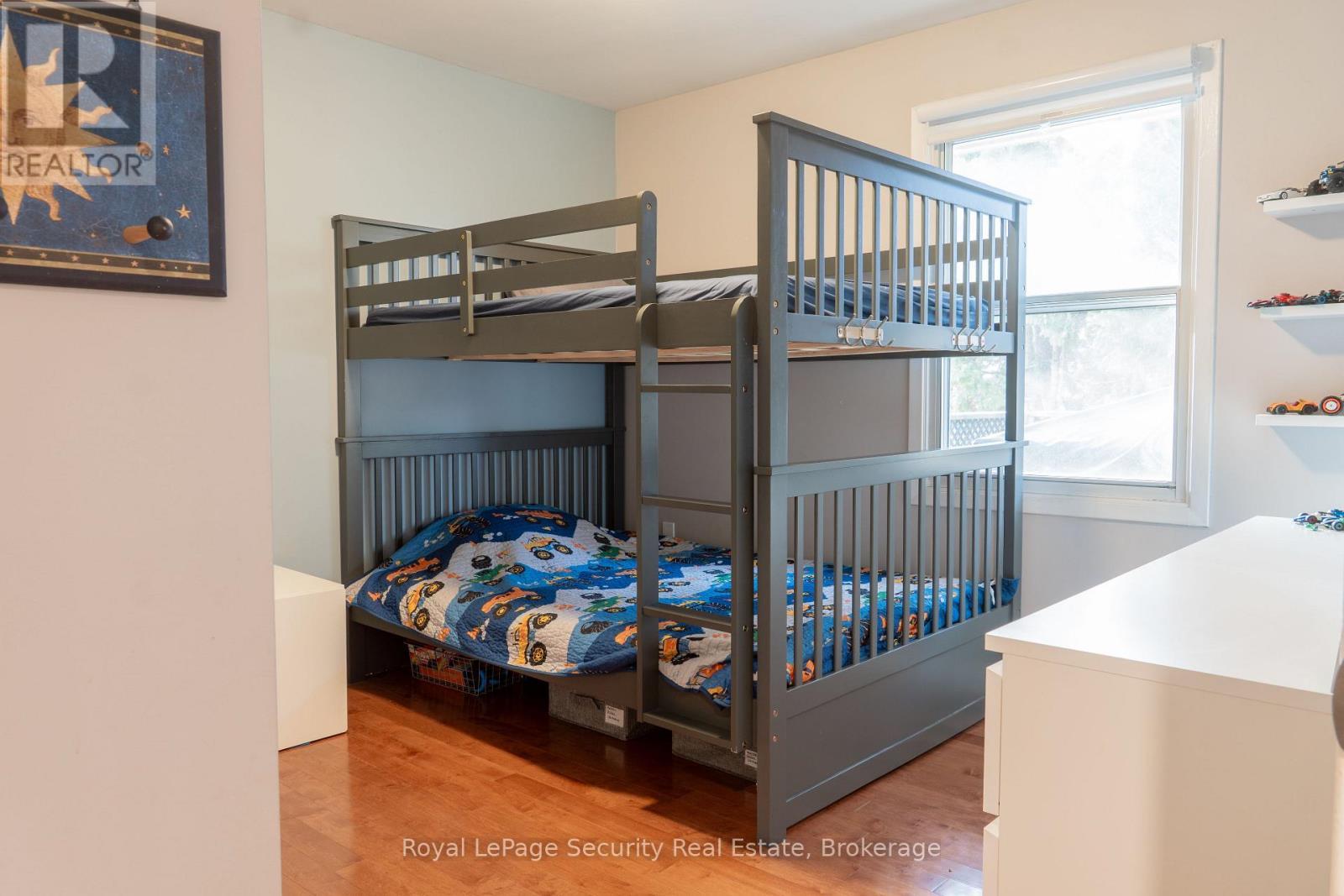 3248 Silverado Drive, Mississauga, ON - Indoor Photo Showing Bedroom
