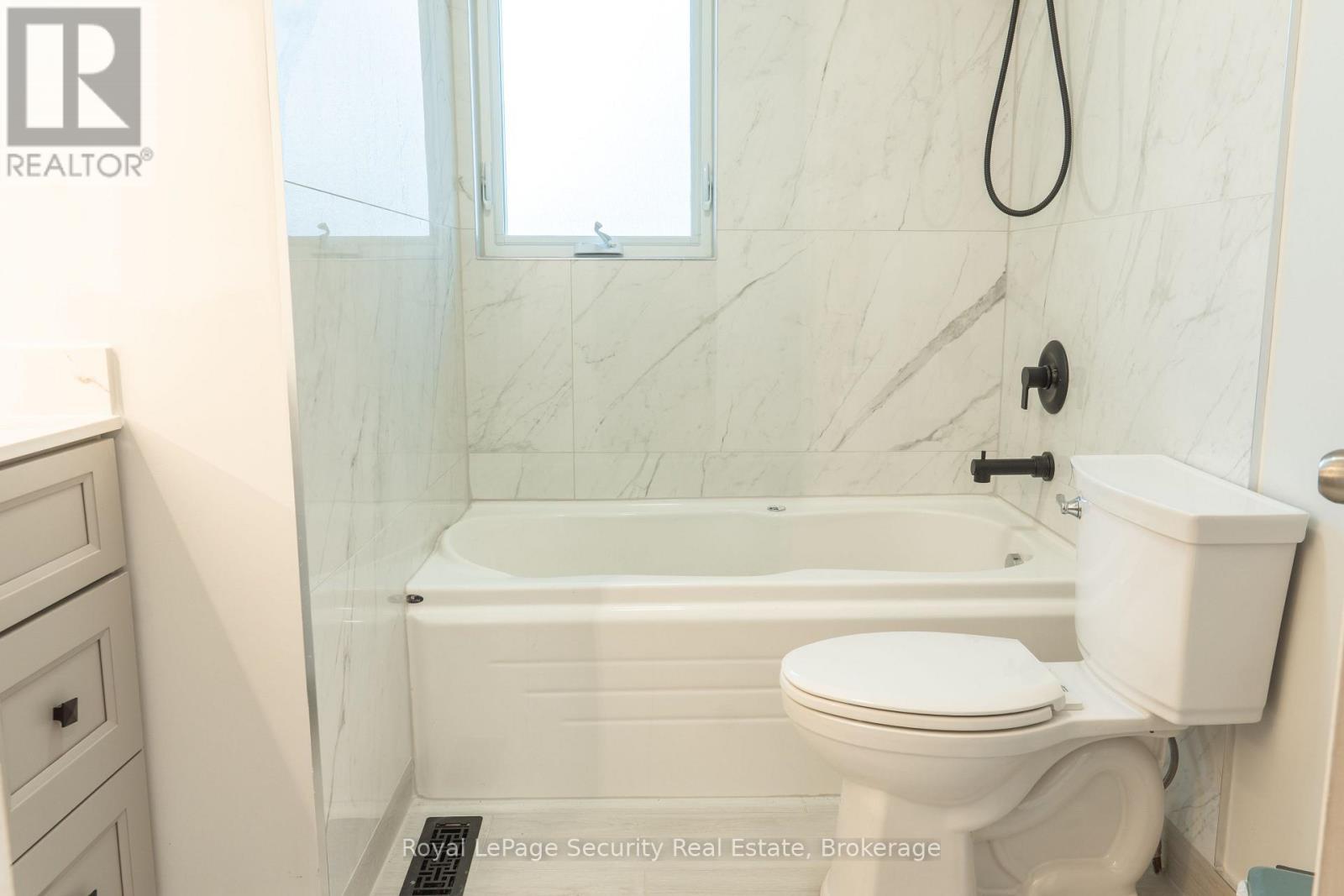 3248 Silverado Drive, Mississauga, ON - Indoor Photo Showing Bathroom