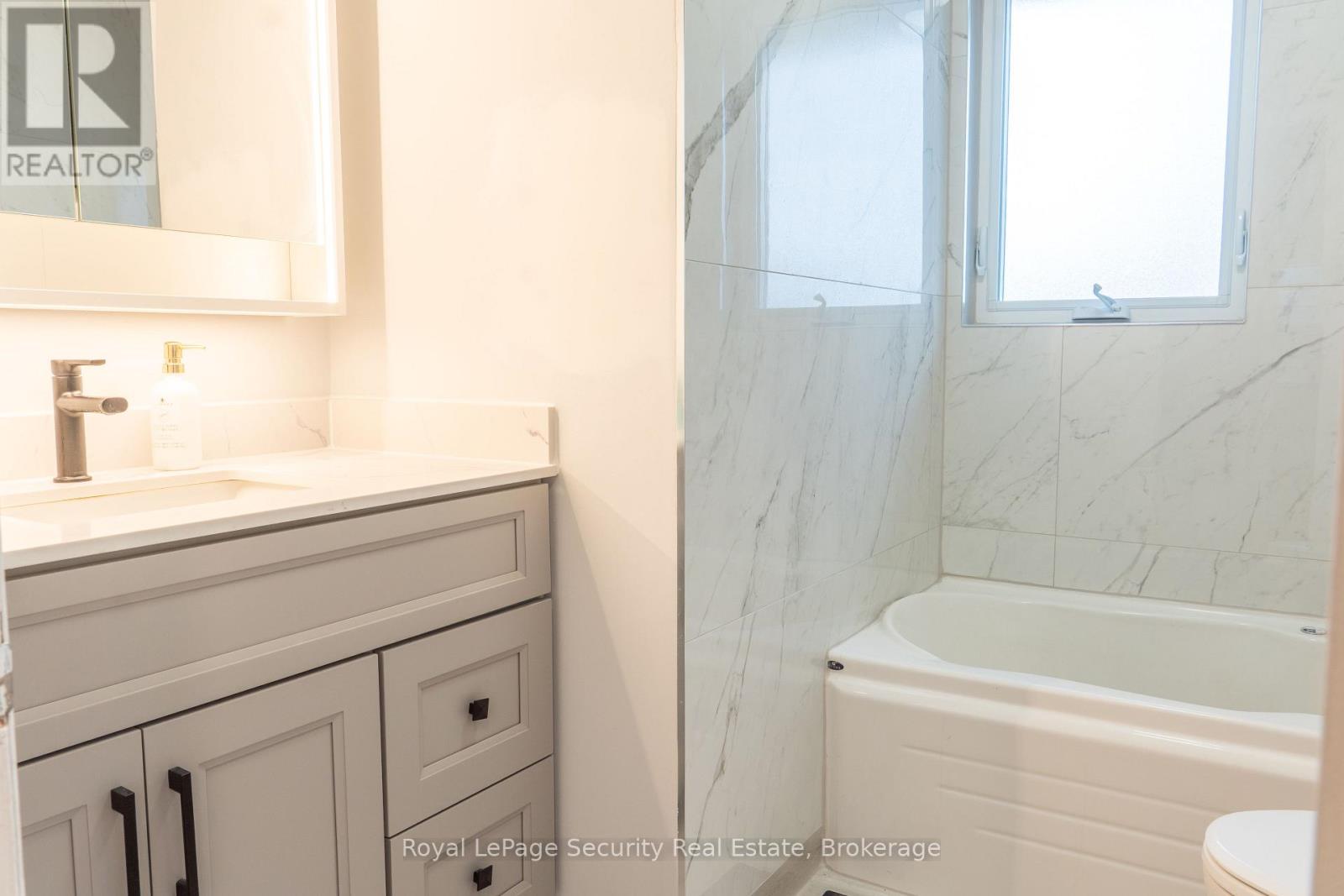 3248 Silverado Drive, Mississauga, ON - Indoor Photo Showing Bathroom