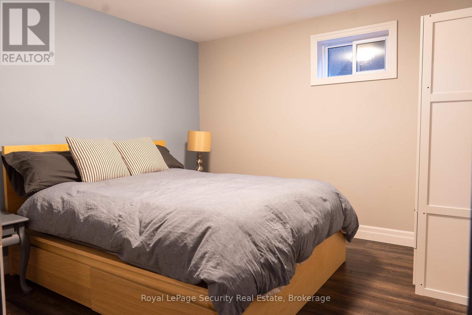 3248 Silverado Drive, Mississauga, ON - Indoor Photo Showing Bedroom