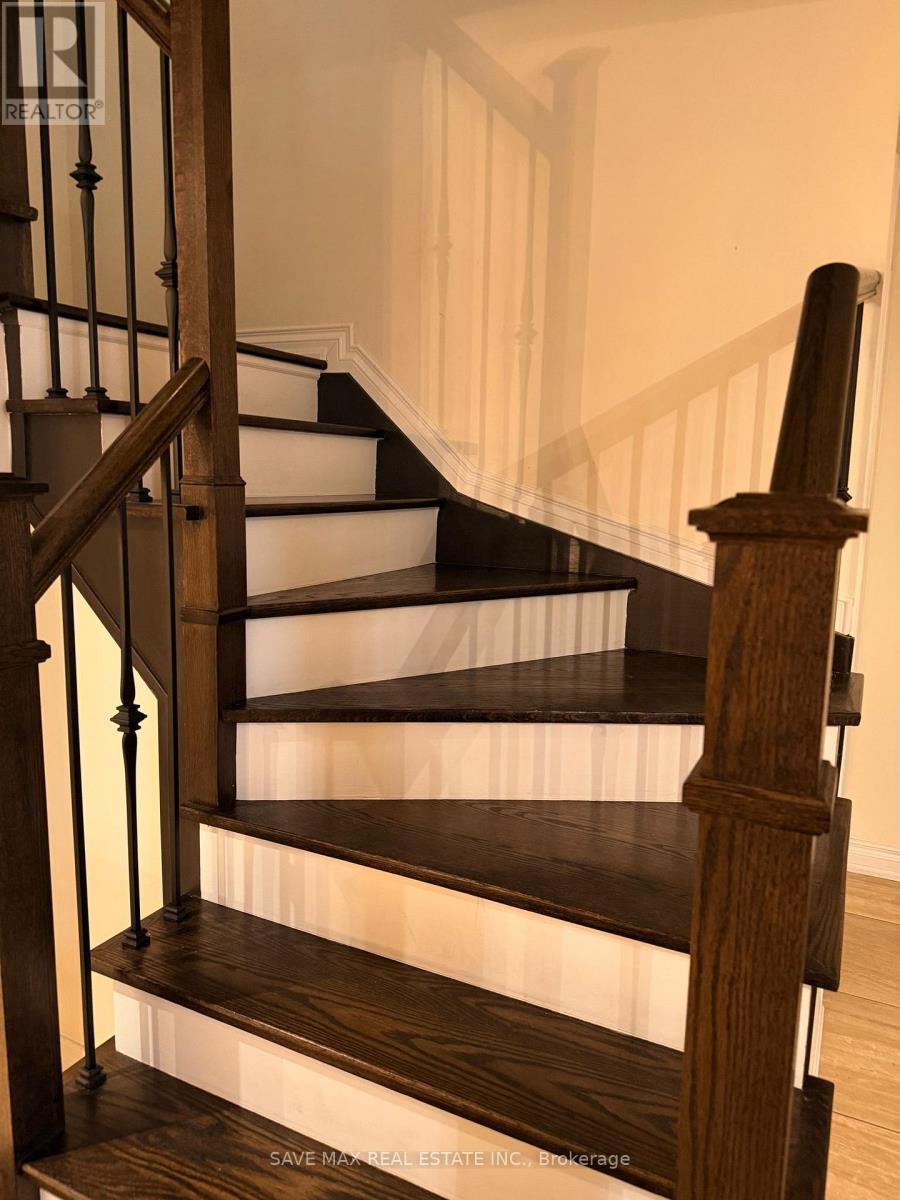 234 Waterbury Street, Caledon, ON - Indoor Photo Showing Other Room