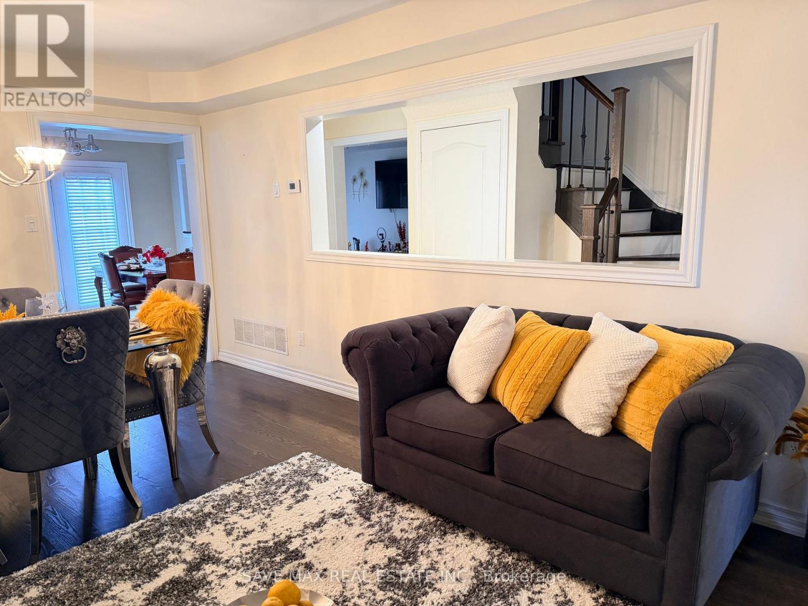 234 Waterbury Street, Caledon, ON - Indoor Photo Showing Other Room