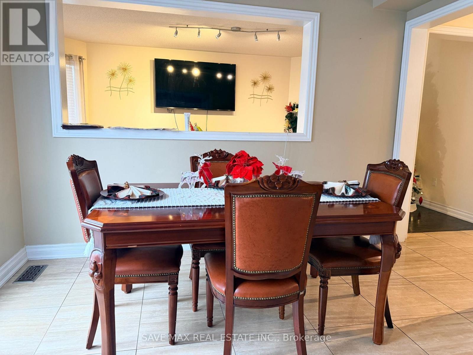 234 Waterbury Street, Caledon, ON - Indoor